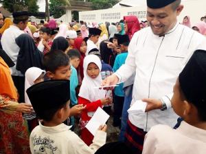 Wakil Bupati Beri Santunan 1000 Anak Yatim