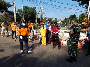 Bupati Dan Wakil Bupati Turun Langsung Lakukan Spraying Disinfektan