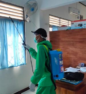 Kecamatan Rowokele Agendakan Rutin Penyemprotan Disinfektan