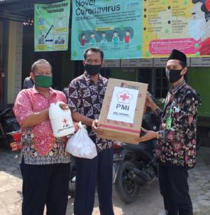 Menuju Kenormalan Baru, PMI Kebumen Distribusikan Alat Semprot, Disinfektan dan Paket PHBS