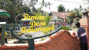 Desa Temanggal Adimulyo Kini Miliki Taman Desa