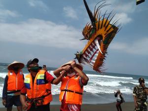 Buka Festival Layang-Layang, Wabup Dorong Obyek Wisata Lebih Inovatif Untuk Mendongkrak Wisatawan Datang