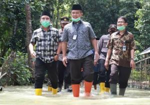 Wabup Arif Tinjau Banjir di Banjurmukadan Buluspesantren