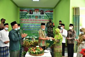 Resmikan Gedung Muslimat NU, Bupati Arif Sosialisasikan Program SIBUSAH dan BASUH