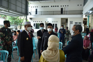 Bupati Tinjau Vaksinasi Santri Ponpes Al Huda Jetis