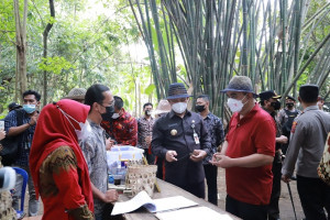 Wamendes Budi Arie Apresiasi Kemajuan Bumdes di Kebumen