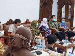 Bupati Arif Menanggapi Keluhan IDI terkait Persoalan Redistribusi Peserta BPJS yang Tidak Merata