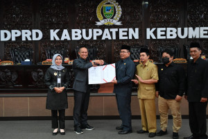 DPRD Kebumen Setujui Raperda Lambang Daerah, dan Raperda Aneka Usaha Jaya