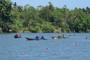 33 Tim Meriahkan Lomba Dayung Rowo Suran Festival 2022