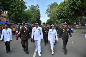 Ziarah ke Makam Pahlawan, Bupati Bareng Forkompimda Jalan Kaki dari Pendopo