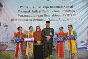 Tekan Inflasi, 1486 Warga Kebumen di 5 Kecamatan Miskin Ekstrem Dapat BLT