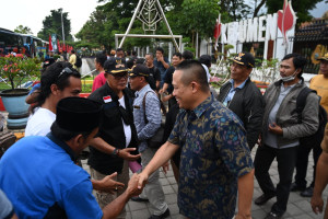 Bupati Kebumen Naikan Tunjangan Kades dan Perangkatnya