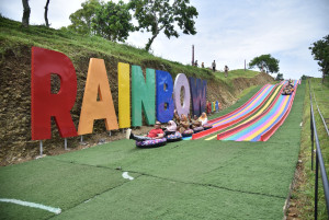 Bupati Arif Sugiyanto Buka Wisata Baru, Pitris Ocean View dengan Rainbow Slide Terpanjang di Indonesia