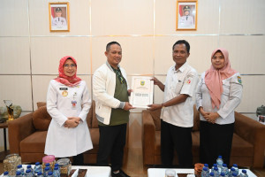 Bupati Arif Sugiyanto Jawab Surat Bawaslu Terkait Adanya Perangkat Desa Yang Menjadi Panwascam