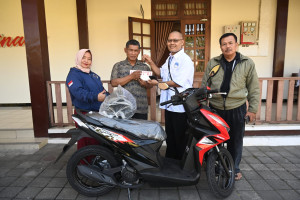 Rejeki Nomplok! Hadiri Silaturahmi IWAKK LAWET EMAS, Suprihadi Pulang Bawa Hadiah Sepeda Motor