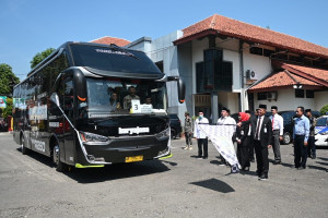 Bupati Kebumen Lepas 1290 Jamaah Haji