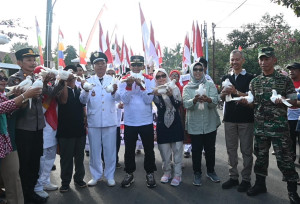 Semarakan Agustusan Warga Desa Pejagoan Adakan Karnaval, Peserta Terbaik dapat Hadiah dari Bupati