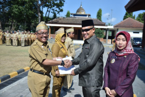 706 PNS di Kebumen Terima SK Kenaikan Pangkat