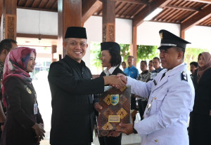 Bupati Rotasi 10 Pejabat Administrator dan Pengawas