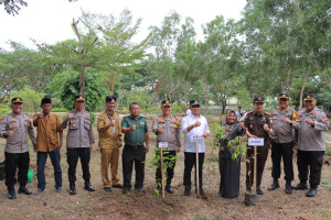 Gerakan Tanam 10 Juta Pohon, Sarana Edukasi Polri dalam Melestarikan Alam