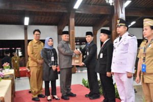 Bupati Kebumen Lantik 27 Pejabat, Bahrun Munawir Menjadi JPT Pratama Termuda