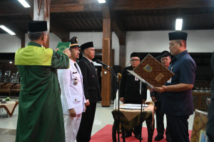 Hindari Kekosongan, Bupati Kebumen Lantik 16 Pejabat Administrator dan Pengawas