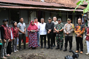 Usai Dikunjungi Bupati Kebumen, Rumah Surtini Warga Miskin di Gombong Langsung Diperbaiki