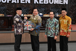 Bupati Kebumen Siap Tindaklanjuti Rekomendasi dari DPRD Atas LKPJ 2023