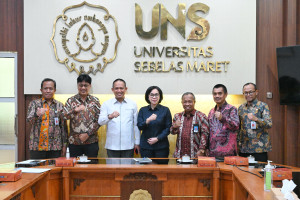 Arif Sugiyanto Berkunjung ke UNS, Bahas Pendirian Kampus di Kebumen