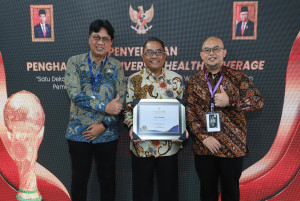 Pemkab Kebumen Raih Penghargaan UHC Award 2024 dari Menko PMK.