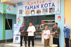 Gapoklahsar Buka Produk Makanan Olahan Ikan di Taman Kota Kebumen