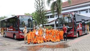 Dua Bus Trans Kebumen Jurusan Kebumen-Gombong Resmi Beroperasi