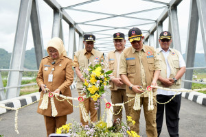 Diresmikan Kepala BNPB, Jembatan Weton Kulon Puring Kembali Berfungsi Usai Diterjang Banjir Tahun 2022
