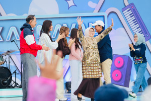 Karnaval SCTV Kebumen: Jalan Sehat Meriah, Artisnya Ketagihan Kuliner Lokal  KEBUM