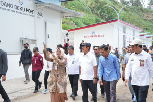 Pemerintah Perkuat Ekonomi Nelayan, Menteri Sakti Wahyu Trenggono Tinjau Insfratruktur Kampung Nelayan Merah Putih di Kebumen