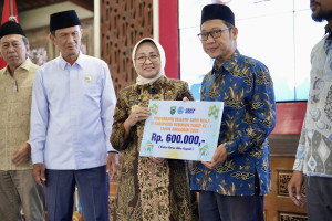 Perkuat Sinergi Ulama dan Pemerintah, Pemkab Kebumen Salurkan Insentif bagi 300 Guru Ngaji