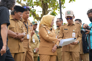 Menyisir Wilayah Utara, Bupati Lilis Pastikan Proyek Jalan dan Drainase Segera Dieksekusi