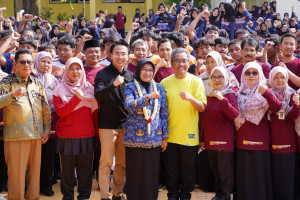 Pemkab Kebumen Gelar Aksi Bergizi Serentak di SMAN 1 Pejagoan Untuk  Siapkan Generasi Emas 2045,