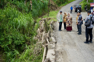 Bupati Cek Jembatan Sendangdalem Hingga Betonisasi di Kutowinangun dan Ambal
